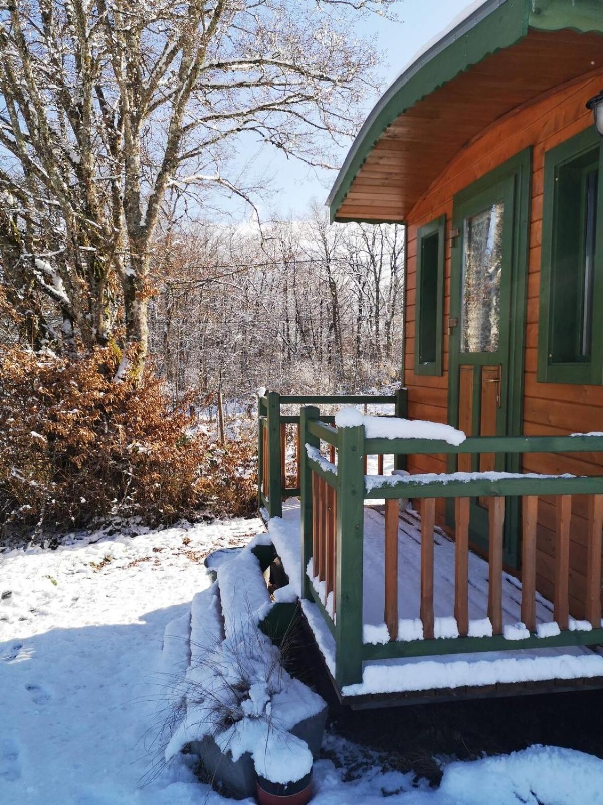 Roulotte & Foret - Evasion Boheme En Bourgogne Antully Exterior photo